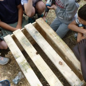 La jardinière en palette avance bien